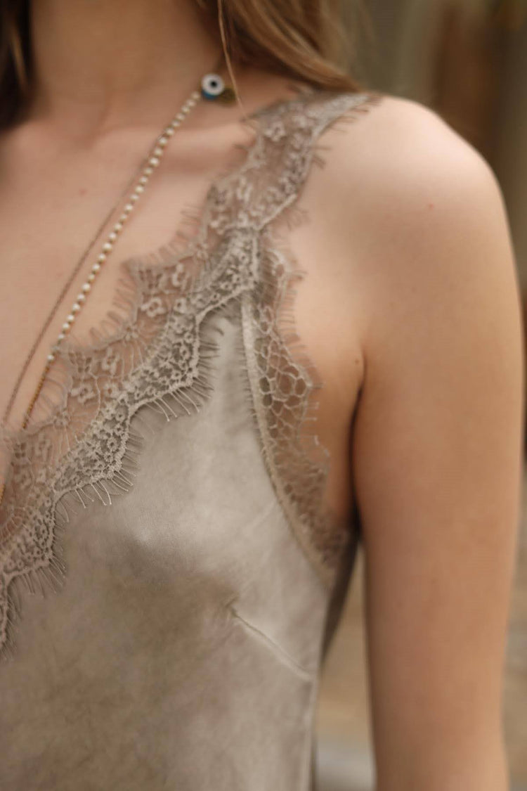 İthal İpek Dantel Detaylı Elbise