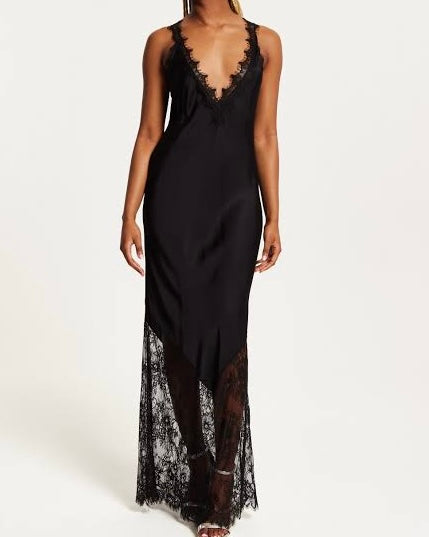 İthal İpek Siyah Dantel Detaylı Elbise