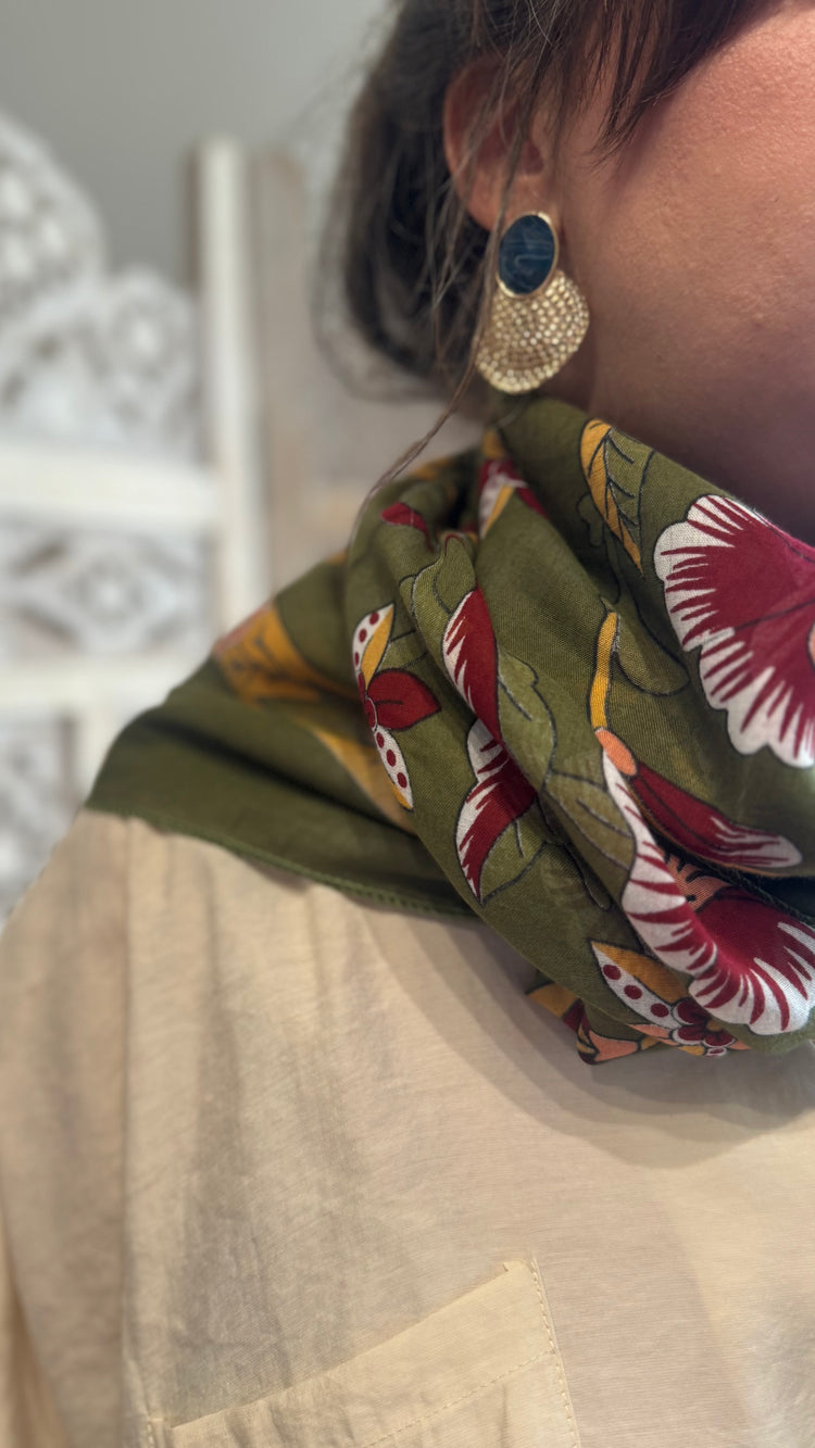 Haki Vual Desenli Şal