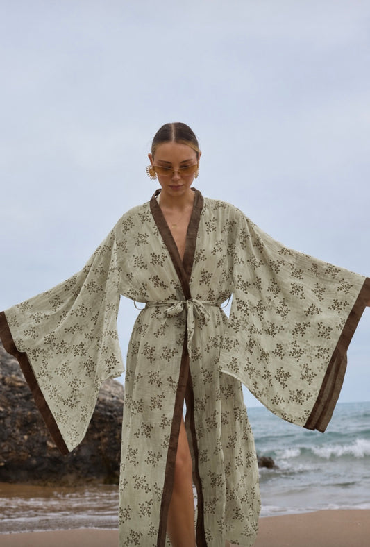 Nakış Detaylı Uzun Tasarım Kimono