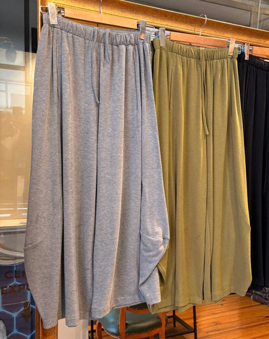 Gri Örme Kumaş Dökümlü Pantolon