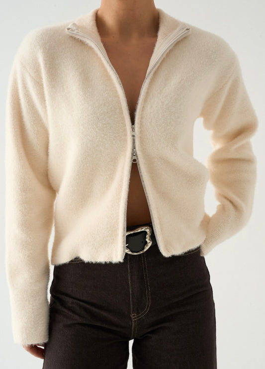 Yumoş Krem Fermuarlı Hırka