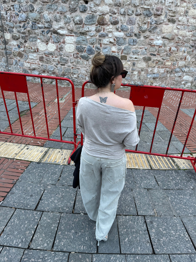 Gri Kayık Yaka Bluz