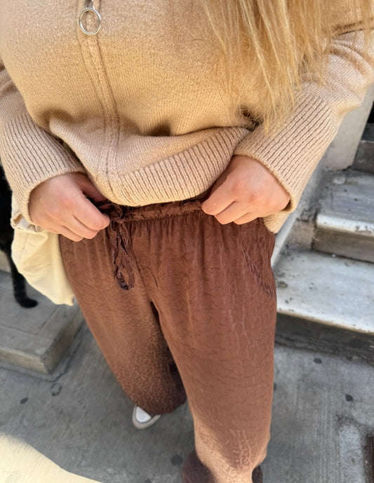 Beli Lastikli Saten Pantolon