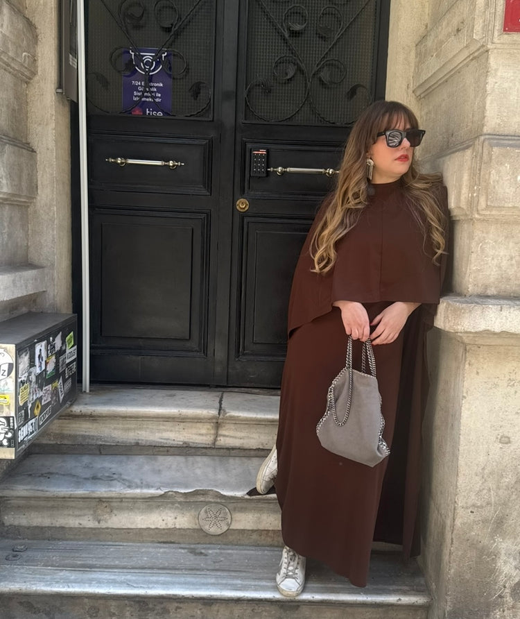 Kahve Pelerin Elbise Takım