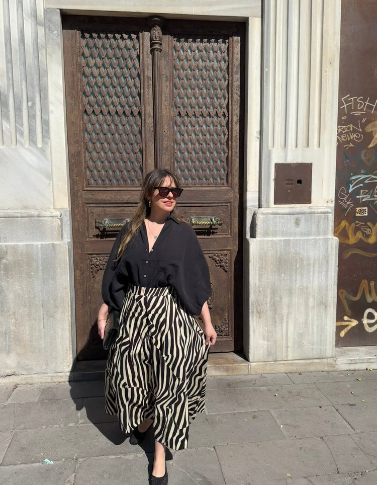 İçi Astarlı Siyah Desenli Etek