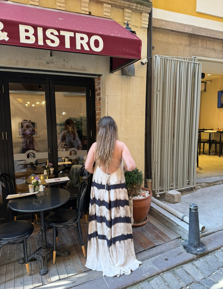 Boyundan Bağlamalı Desenli Elbise