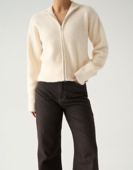 Yumoş Krem Fermuarlı Hırka