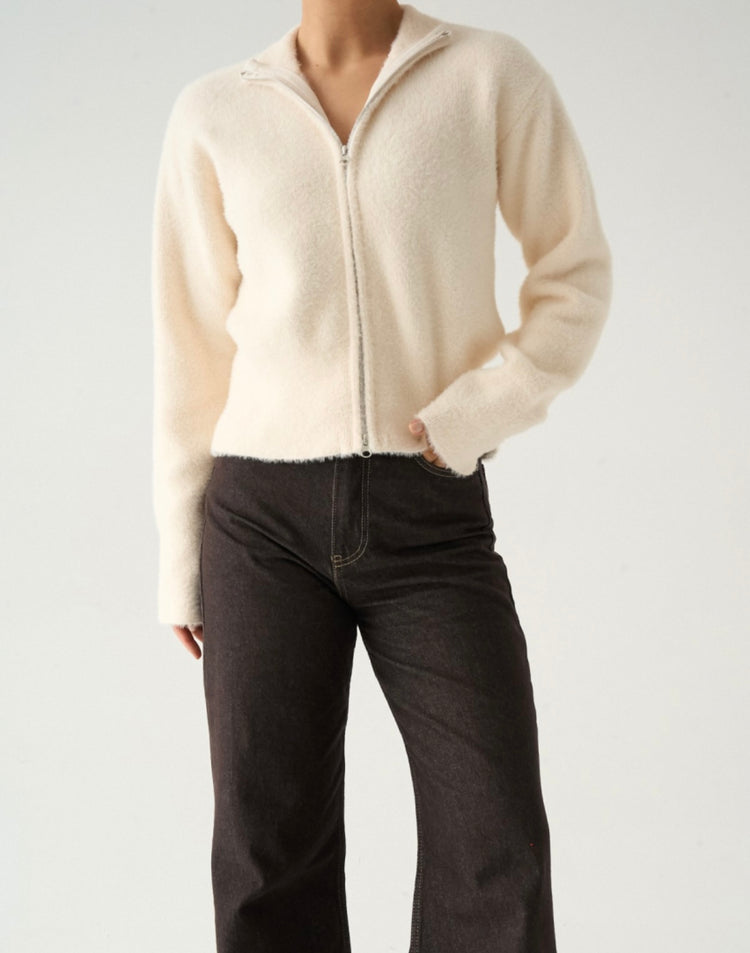 Yumoş Krem Fermuarlı Hırka