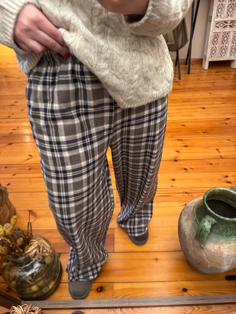 Beli Lastikli Ekoseli Pantolon