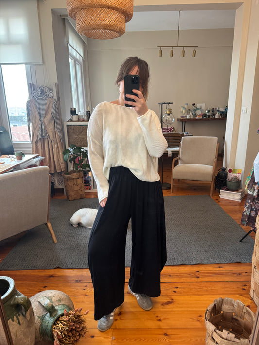 Siyah Örme Kumaş Dökümlü Pantolon