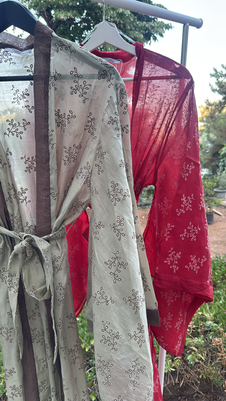 Nakış Detaylı Uzun Kırmızı Kimono