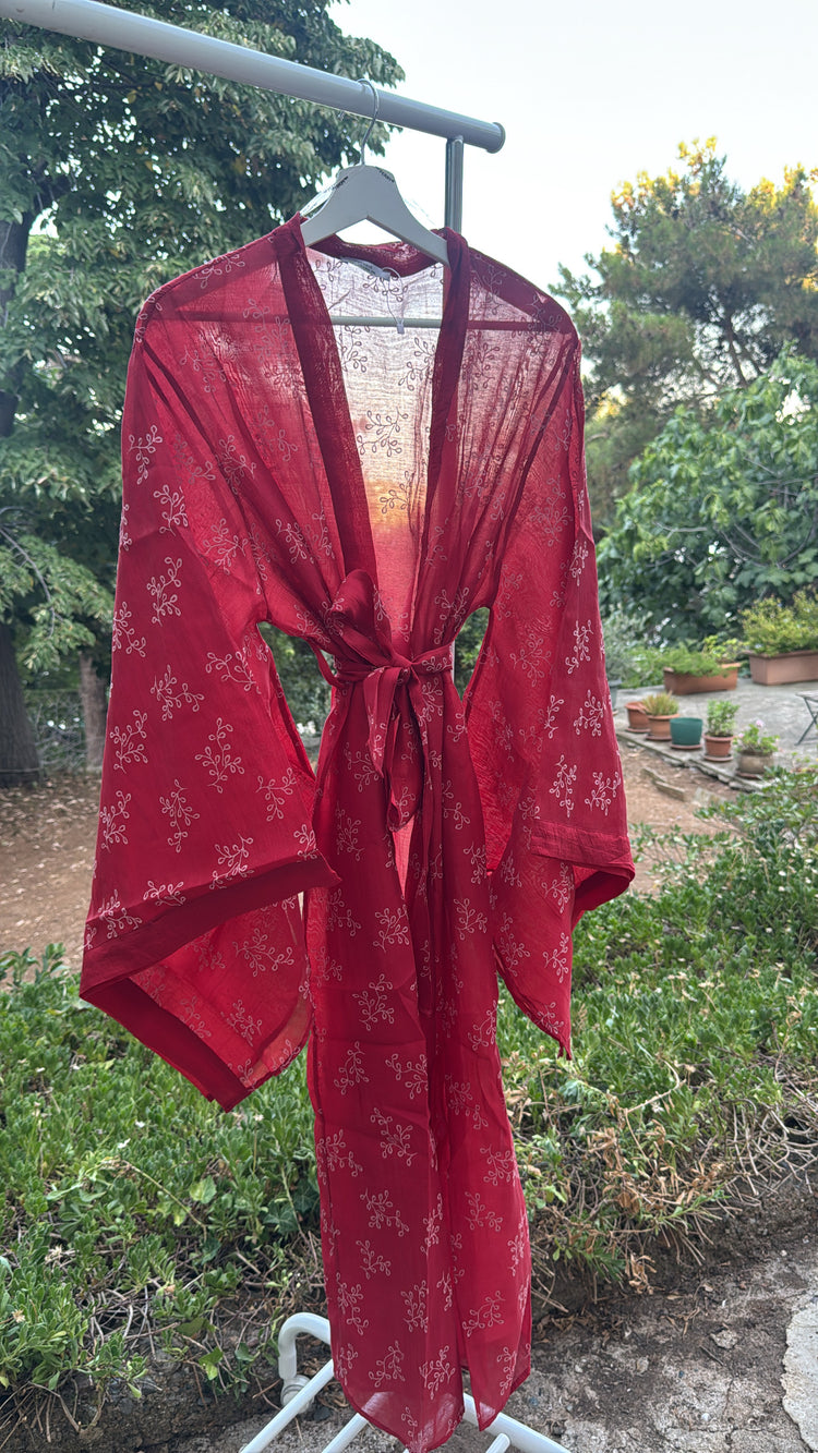 Nakış Detaylı Uzun Kırmızı Kimono